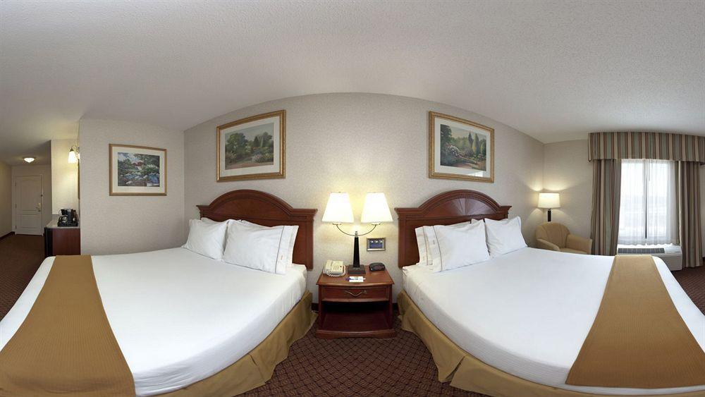 Holiday Inn Express & Suites - Sharon-Hermitage By Ihg West Middlesex Екстер'єр фото
