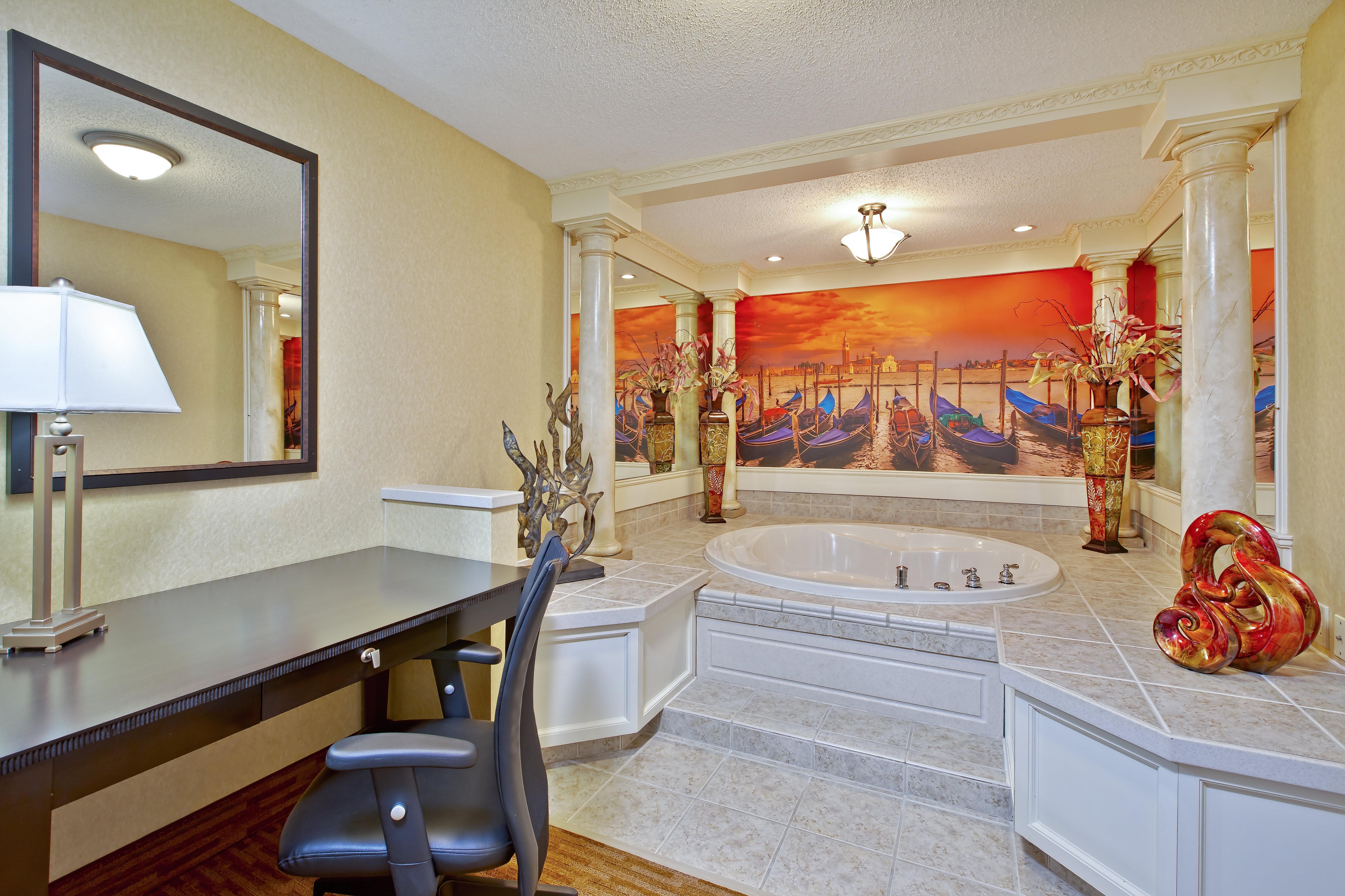Holiday Inn Express & Suites - Sharon-Hermitage By Ihg West Middlesex Екстер'єр фото