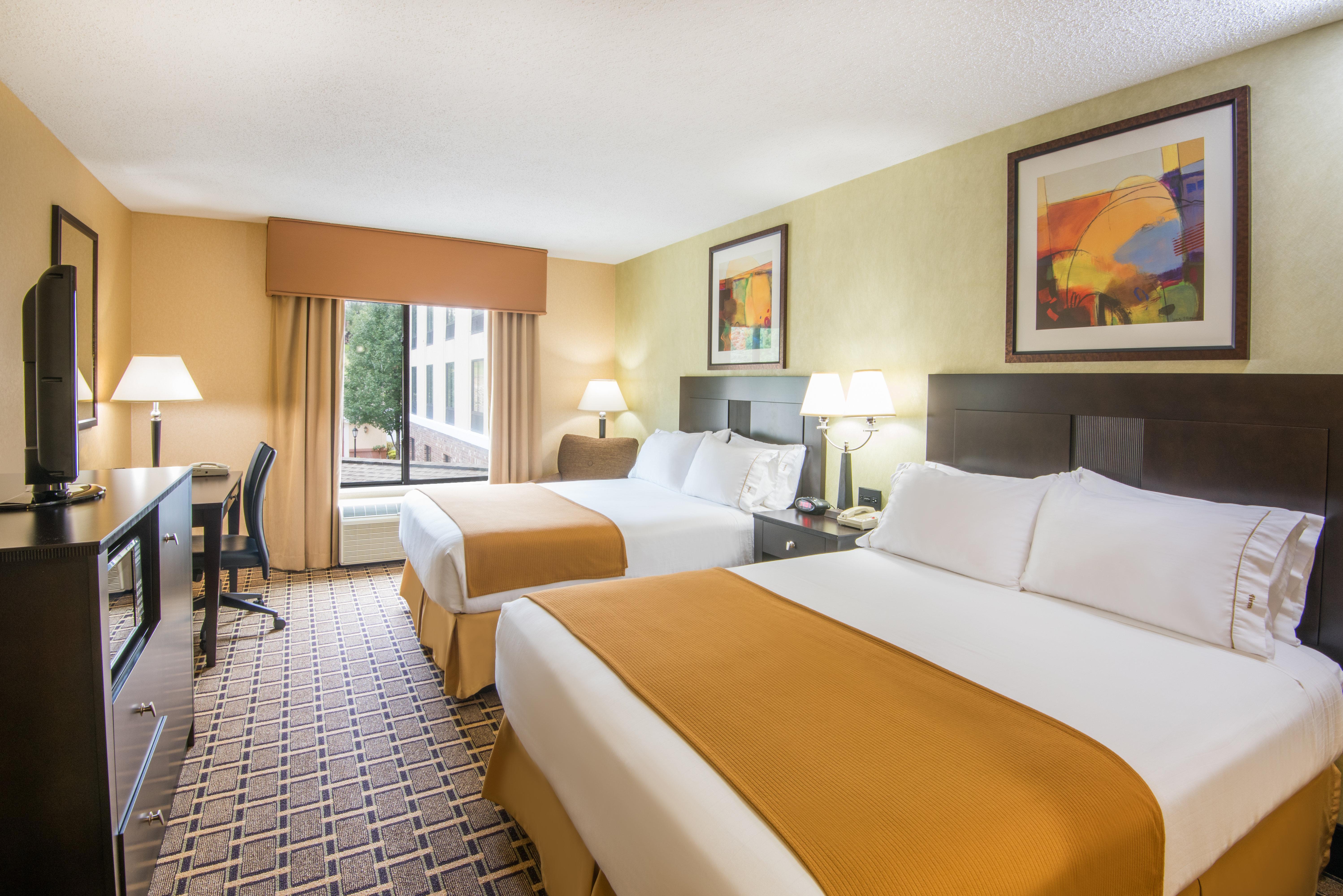 Holiday Inn Express & Suites - Sharon-Hermitage By Ihg West Middlesex Екстер'єр фото