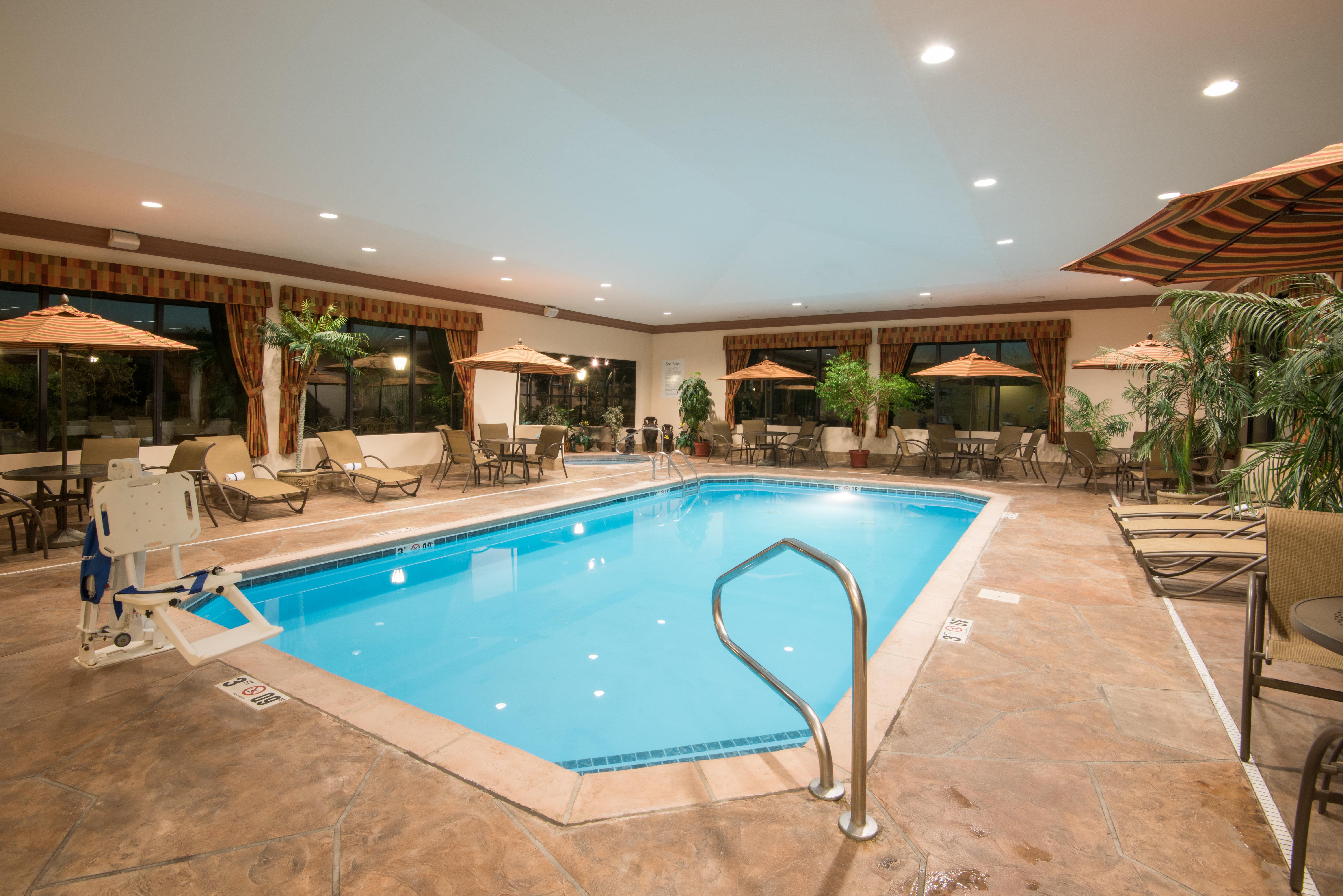 Holiday Inn Express & Suites - Sharon-Hermitage By Ihg West Middlesex Екстер'єр фото