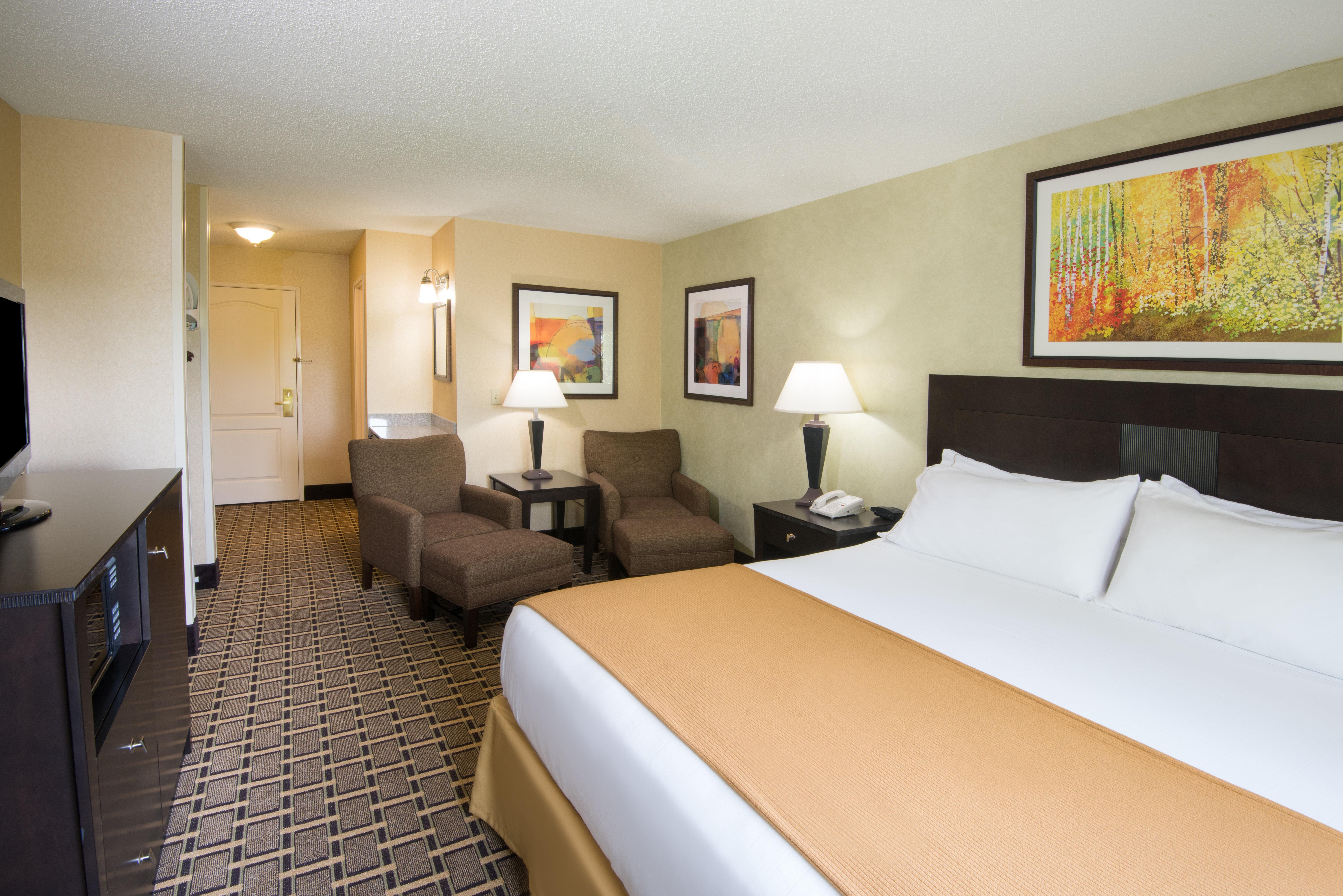 Holiday Inn Express & Suites - Sharon-Hermitage By Ihg West Middlesex Екстер'єр фото