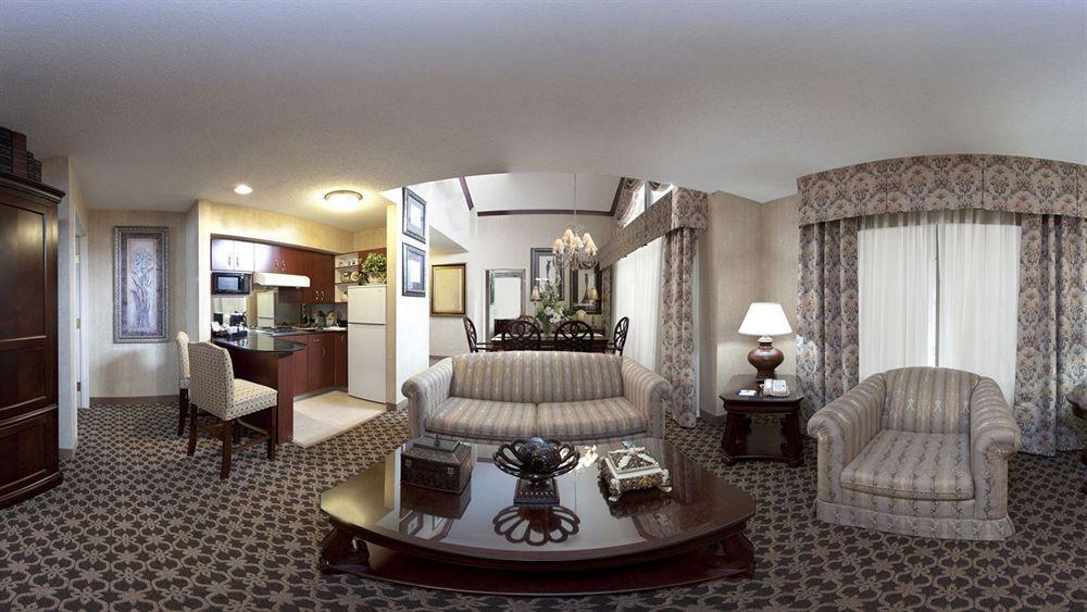 Holiday Inn Express & Suites - Sharon-Hermitage By Ihg West Middlesex Екстер'єр фото